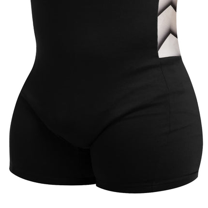 SBD Powerlifting Singlet Limitierte Momentum Edition Schwarz Weiss Frauen Details Beine