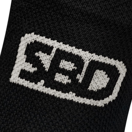 SBD Sportsocken Schwarz Weiss Limitierte Momentum Edition Details Logo