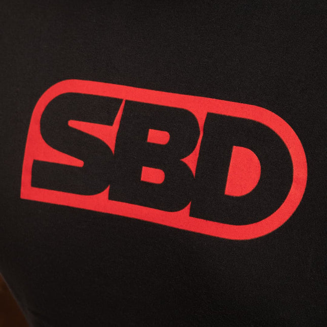 SBD T-Shirt Schwarz Rot Logo Details